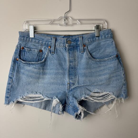Levi's  501 Women's Light Wash Distressed Jean Shorts Size 30 - Picture 1 of 11
